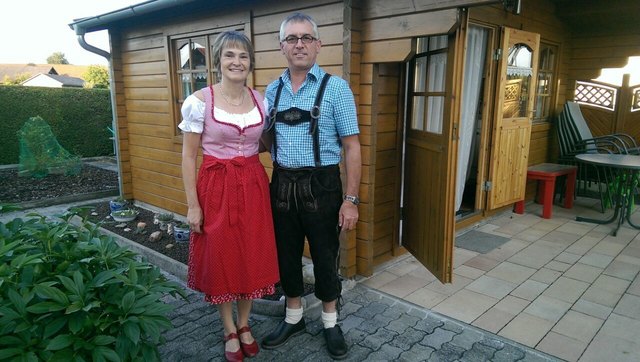 Dirndl und Lederhose , was braucht man mehr !