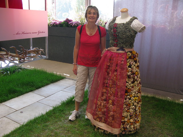 Dirndl aus Blumen