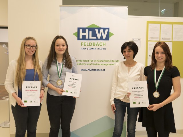 Die erfolgreichen Teilnehmer mit ihrer Betreuerin: Carina Mußbacher, Marie-Christin Wiesler, Mónika Lechner und Carina Lamprecht (v.l.)