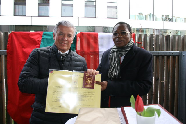 RA Dr. Erich Lackner mit Botschafter von Burkina-Faso in Wien, Dieudonne Kere | Foto: Foto: Gerti Christler
