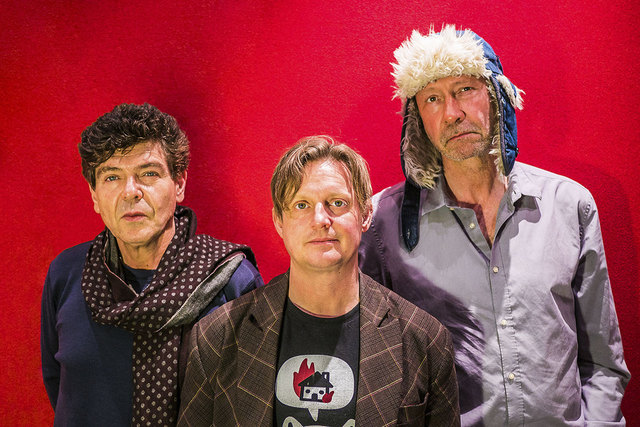 AZUL V. l.: Carlos Bica, Jim Black, Frank Möbus.