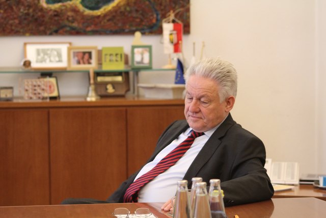 Pühringer: "Wenn ich auf die Gesamtpolitik schaue, sind die großen Themen: Die demografische Veränderung, die Digitalisierung und wir müssen aufpassen, dass der ländliche Raum nicht entleert wird."