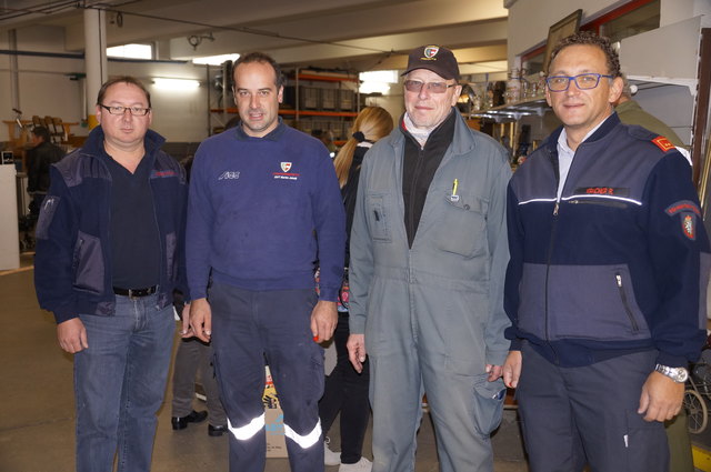 Die Vorbereitungen für den großen Fetzenmarkt laufen: OBI Gerald Derkitsch und Wehrkameraden. | Foto: KK