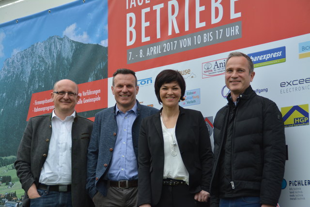 Die Mitglieder des Ebbser Wirtschaftsausschusses sind guter Dinge.
