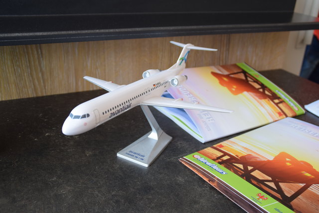 Avantiair ist neu am Innsbrucker Flughafen und befördert die Gäste mit einer Fokker 100 an die Idealtours-Urlaubsdestinationen.