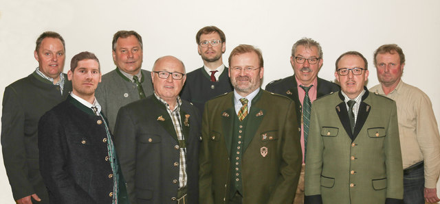 Vorstand und Ehrengäste bei der JHV der Jägergilde:
vl. BB-Obmann Stv. Leopold Gruber, Kassier Christoph Grassmann, BB-Obmann Franz Bertl, Obmann Herbert Schmoll, Kassier Ralph Zickbauer, Bez.Jägermeister Johannes Schiesser, Hegeringleiter Johann Bertl, Bez.Jägermeister Stv. Josef Geißberger, BB-Jagdreferent Hermann Schoderböck