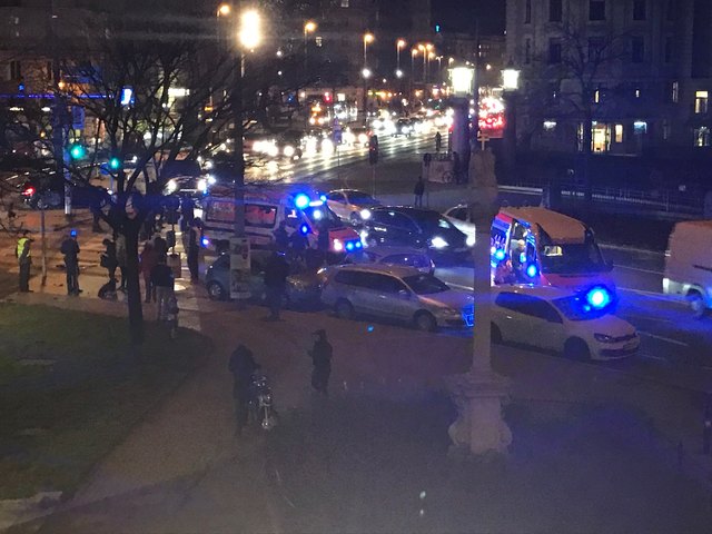 Der Unfall ereignete sich in unmittelbarer Nähe der Berufsrettung Wien, die sofort zur Stelle war.
