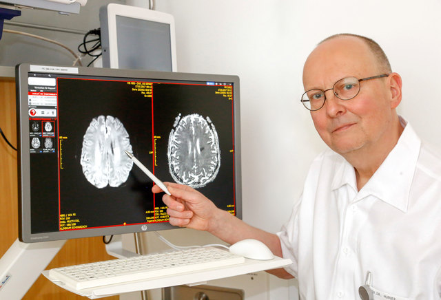 „Bei Verdacht auf Schlaganfall sollten Patienten unbedingt direkt in ein Haus mit einer Stroke Unit überstellt werden“, sagt Neurologie-Primar Michael Huemer.