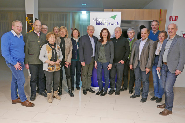 Was hat sich im vergangenen Jahr im Lungau getan, was ist im aktuellen Jahr geplant? Das besprachen vor kurzem zahlreiche BildungswerkleiterInnen, der Lungauer Bezirksleiter des Salzburger Bildungswerkes, Bürgermeister sowie weitere Engagierte bei der Lungauer Bezirkstagung 2017 in Mauterndorf. | Foto: SBW