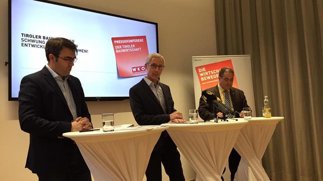 Anton Rieder, Manfred Lechner und Robert Müller bei der PK