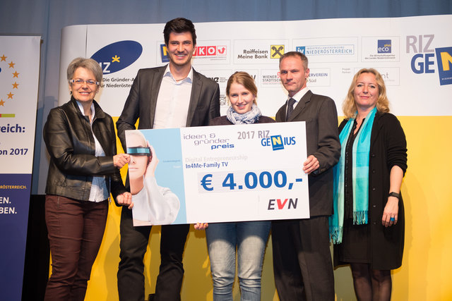 Landesrätin Petra Bohuslav, Manuel Authried, Daniela Nord, Stefan Zach und RIZ-Geschäftsführerin Petra Patzelt.
