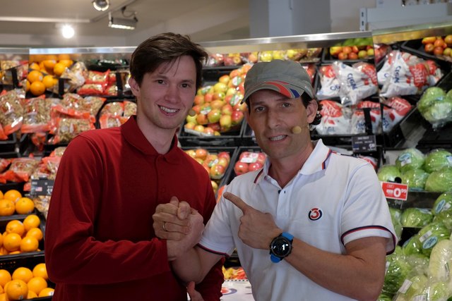 Ö3-Mikromann Tom Walek traf in Gurk im Kaufhaus Schnitzer auf Thomas Alexejew | Foto: Ö3