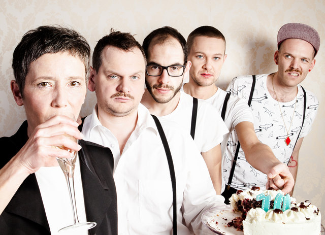 5/8erl in Ehr'n – eine große österreichische Band gibt Landeck die Ehre. | Foto: Astrid Knie