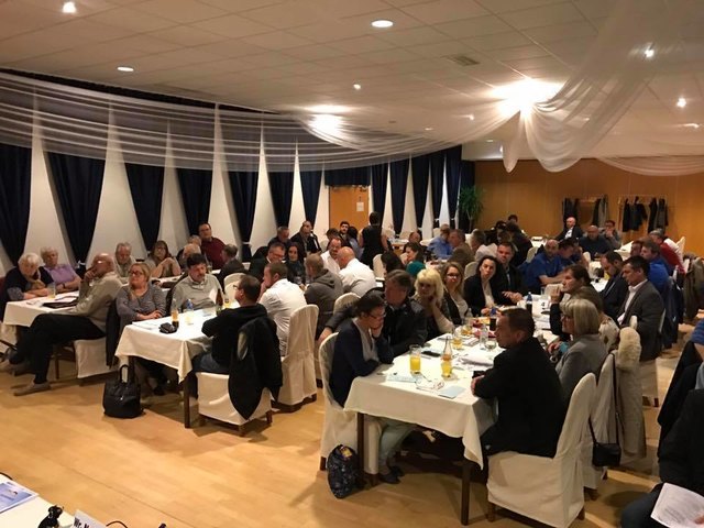 Im vollen Festsaal des Grandhotel Niederösterreichischer Hof in Lanzenkirchen herrschte tiefe Betroffenheit über die Terror-Opfer!