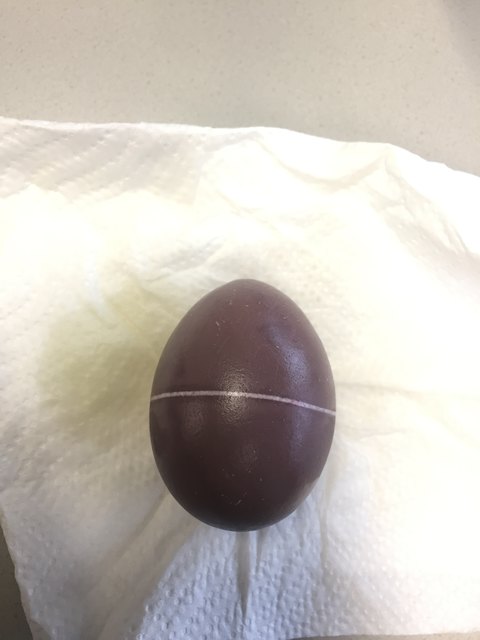 Eier färben mit Rotwein - das Ergebnis.