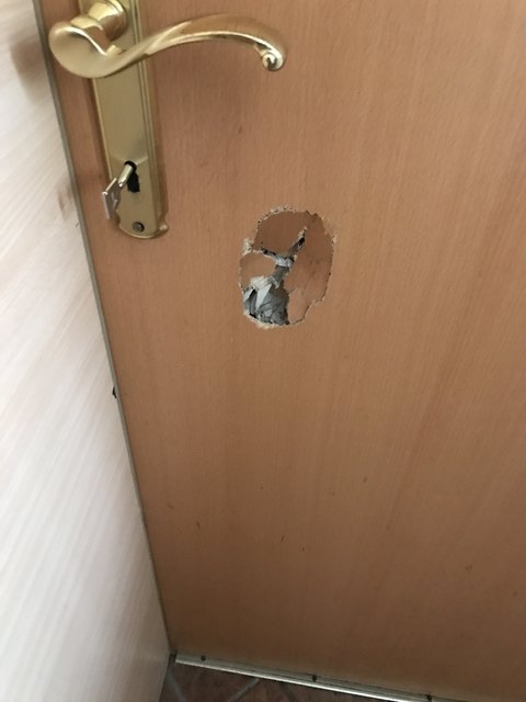 Das war mal eine neue Tür. | Foto: KK