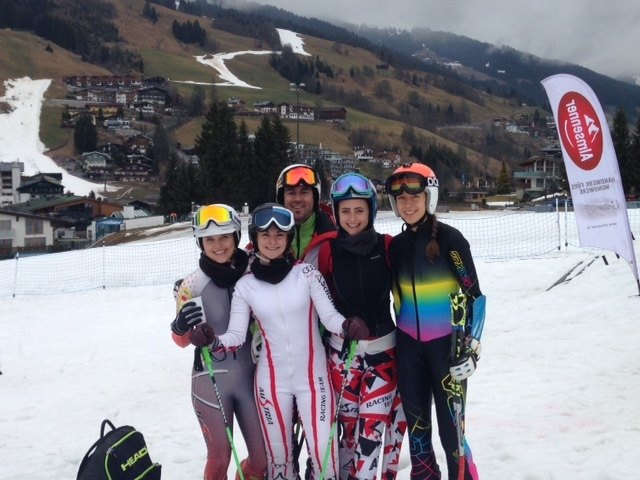 Die Mannschaft der HAK Villach mit Fertala, Rom, dem Betreuer Kahlbacher, Weber und Shea erreichten den 3. Platz | Foto: Karin Shea