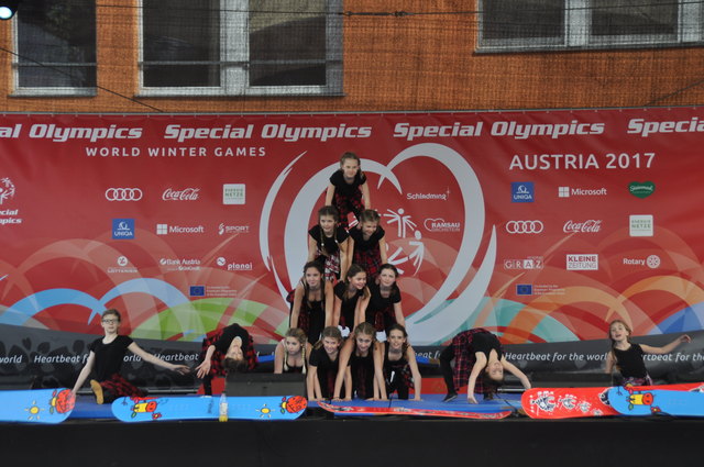 Die Chearleader der NMS Irdning sorgten bei ihrem Show-Auftritt für Begeisterung unter den Zusehern.