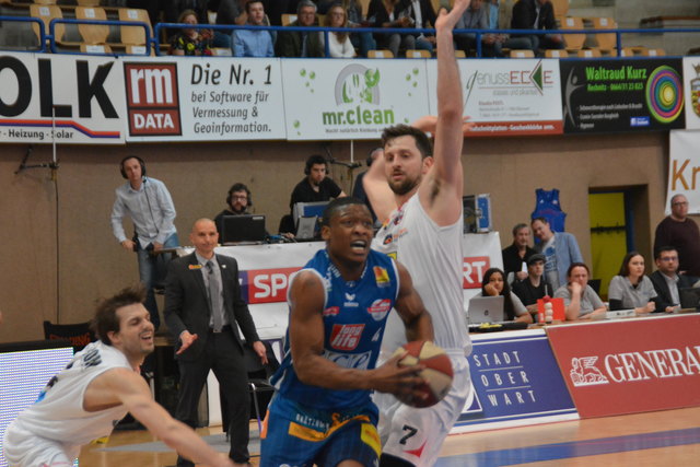 Die Kapfenberg Bulls (hier Kareem Jamar) setzten sich souverän gegen die Welser durch.
