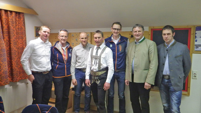Bergrettungs-Bezirkschef Hannes Kocher, Bergrettungs-Landeschef Balthasar Laireiter, Hagen Bogensperger, Peter Gappmaier, Georg Schiefer, Bgm. Georg Gappmayer, Vizebgm. Hans Peter Seitlinger. | Foto: Bergrettung Tamsweg