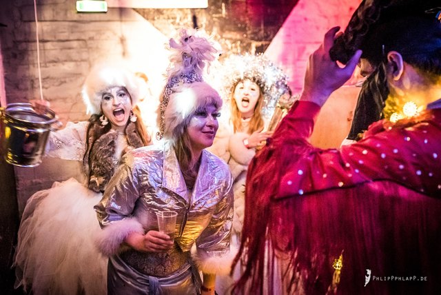 Knallbunte Kostüme gab es schon bei der »Wunderland-Party« 2015 zu sehen.