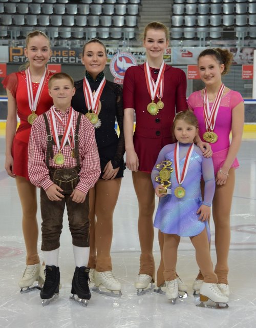 Sieger TLM 2017: SYS: Anna Maria Schönherr, Anna Troger Einzel: Fabian Holomek, Miriam Rottensteiner, Emilie Grosch, Aylin Holomek, Jasmin Theurl (fehlt am Bild)