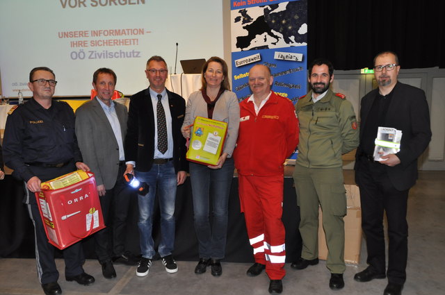 Von links: Martin Petermüller, Josef Lindner, Ewald Niederberger, Elisabeth Paruta-Teufer, Charles Pickering, Markus Mayer und Bernhard Klein.