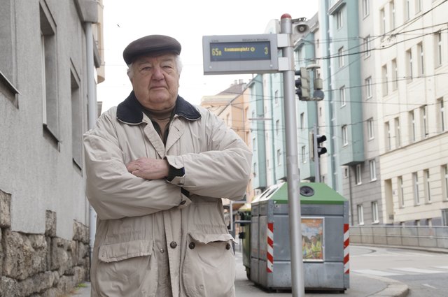 Verärgert über die neue Routenführung ist Herbert Lewandofsky: Die Neilreichgasse wird vom 65A ab September nicht mehr befahren.