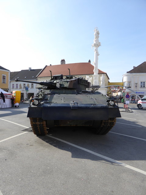 Bundesheer am Brucker Hauptplatz