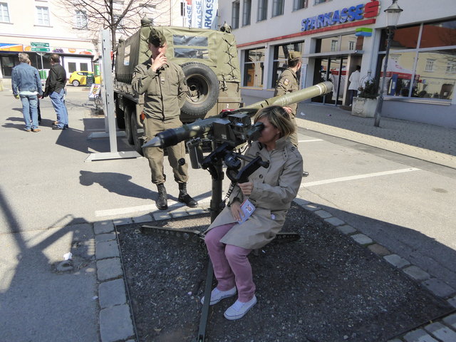 Bundesheer am Brucker Hauptplatz