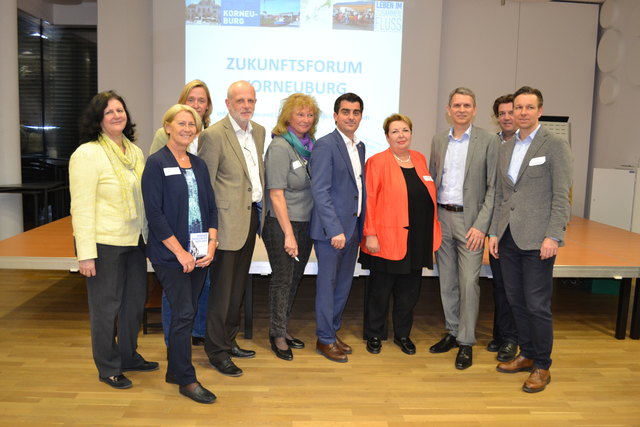 Brigitte Sekanina, Stadtamtsdirektorin Waltraud Mayer, Sabina Gass, Vizebürgermeister Thomas Pfaffl, Regina Gruber, Bürgermeister Christian Gepp, Vizebürgermeisterin Helene Fuchs-Moser, AHS-Direktor Hartwin Eichberger, Stadtrat Matthias Wobornik sowie Gemeinderat Roland Raunig waren beim Zukunftsforum dabei.