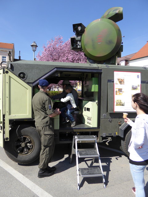 Bundesheer am Brucker Hauptplatz