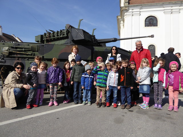 Bundesheer am Brucker Hauptplatz