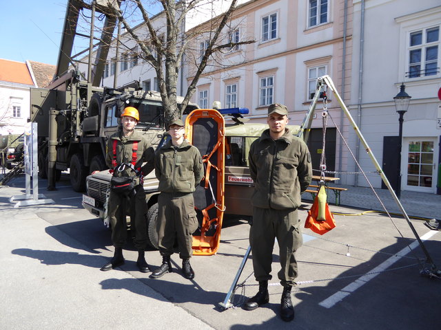 Bundesheer am Brucker Hauptplatz