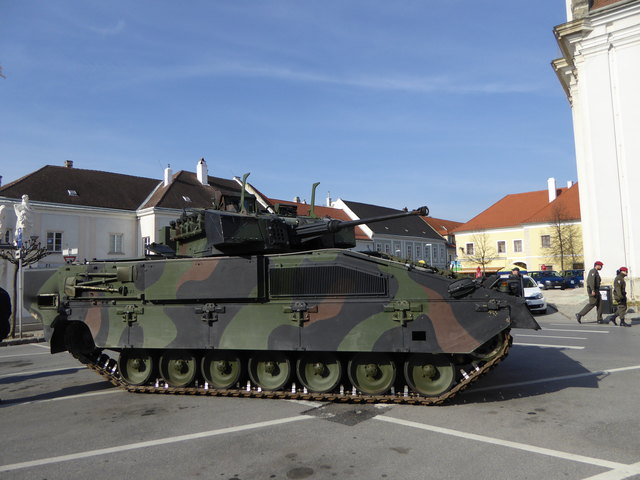 Bundesheer am Brucker Hauptplatz.