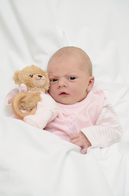 Valerie Datum: 12.9.2016 Eltern: Nicole und Markus Ofner Geburtsort: LKH Graz Größe: 50 cm Gewicht: 3696 g | Foto: babysmile