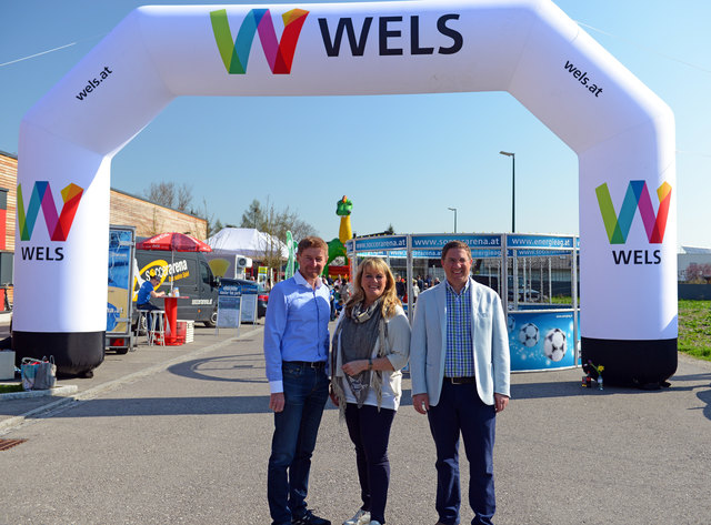 Vizebürgermeister Gerhard Kroiß, Umweltreferentin Vizebürgermeisterin Silvia Huber und Bürgermeister Andreas Rabl beim Mistfest. | Foto: Stadt Wels