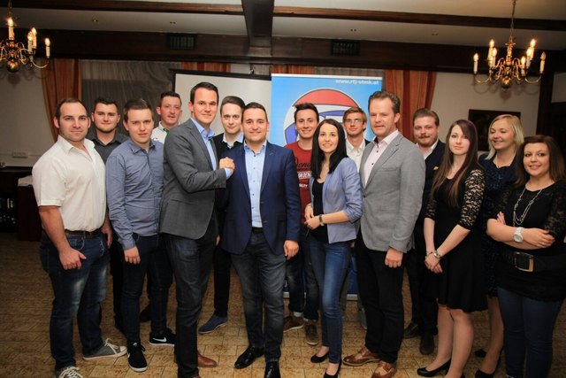 Der regionale Vorstand vom Ring Freiheitlicher Jugend rund um Michael Wagner (7.v.l.) mit Ehrengästen. | Foto: KK