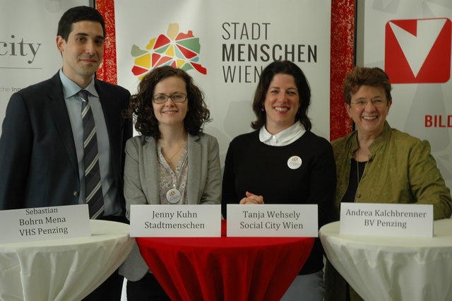 In der VHS Penzing stellten Sebastian Bohrn Mena, Jenny Kuhn, Tanja Wehsely und Bezirkschefin Andrea Kalchbrenner das Projekt Stadtmenschen vor.