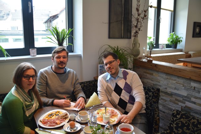 Beim gemütlichen Business Brunch: Sabrina Binderlehner, Roland Mayr und Markus Stadler in der ANNA Café-Lounge in Gaming. | Foto: privat