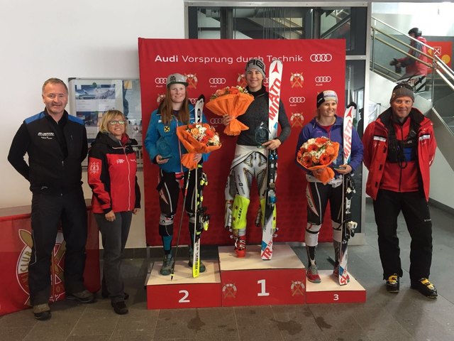 Die drei schnellsten Damen v.l. Lisa Grill (AUT), Ester Ledecka (CZE) und Lisa-Marie Flachberger (AUT) | Foto: SCA