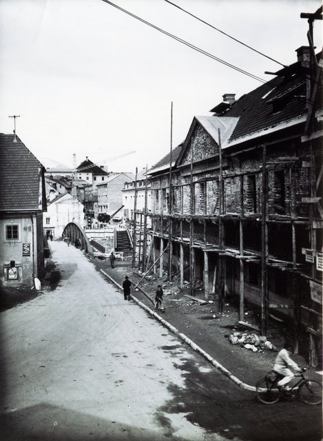 Rückversetzung der Fassade im Zuge der Neugestaltung der Spittaler Osteinfahrt im Jahr 1952/53. | Foto: KK/Stadtarchiv Spittal