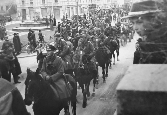 Bisher unveröffentlichte Bilder vom Einmarsch deutscher Truppen in Grieskirchen. März 1938 | Foto: Oberösterreichisches Landesarchiv
