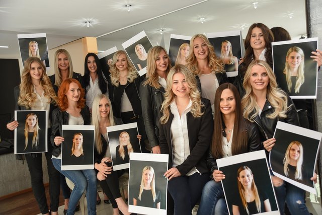 Miss-Styria-Finale: Die zwölf Kandidatinnen wurden vor dem Finale von Starfriseur Dieter Ferschinger in "Germany’s Next Topmodel"-Manier umgestylt und freuen sich auf ihren großen Auftritt. | Foto: MAC/Conny Pail