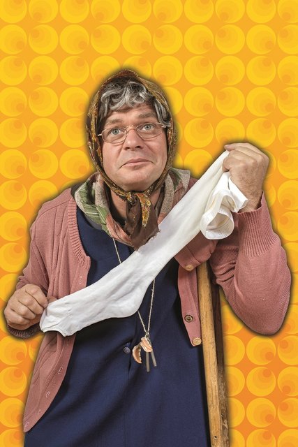 Markus Hirtler kommt als "Ermi-Oma" nach Bad Goisern. | Foto: Christopher Mavric