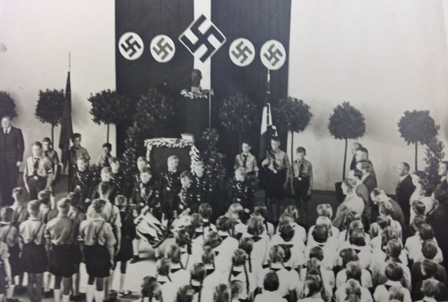 Schulabschlussfeier 1938 Grieskirchen | Foto: Oberösterreichisches Landesarchiv