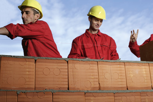 Baumeister sind Praktiker. Das hängt mit der Art ihrer Ausbildung zusammen. | Foto: MEV