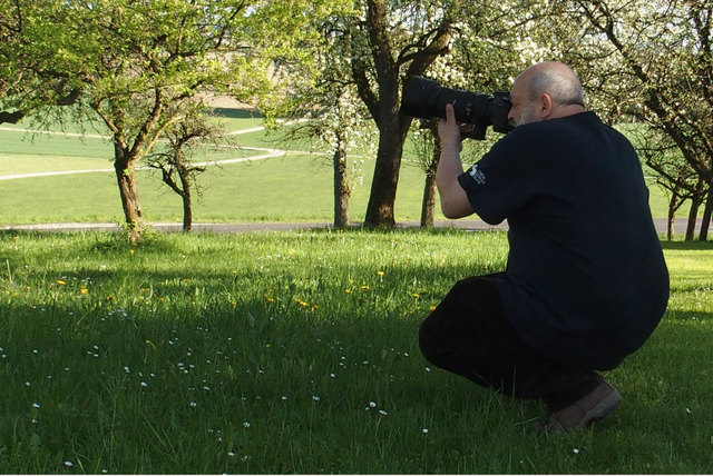 Ein Workshop zum Entdecken der Natur, Wechseln der Perspektive und Aneignen fotografischer Kenntnisse mit Josef Limberger (im Bild) und Thomas Hackl. | Foto: privat