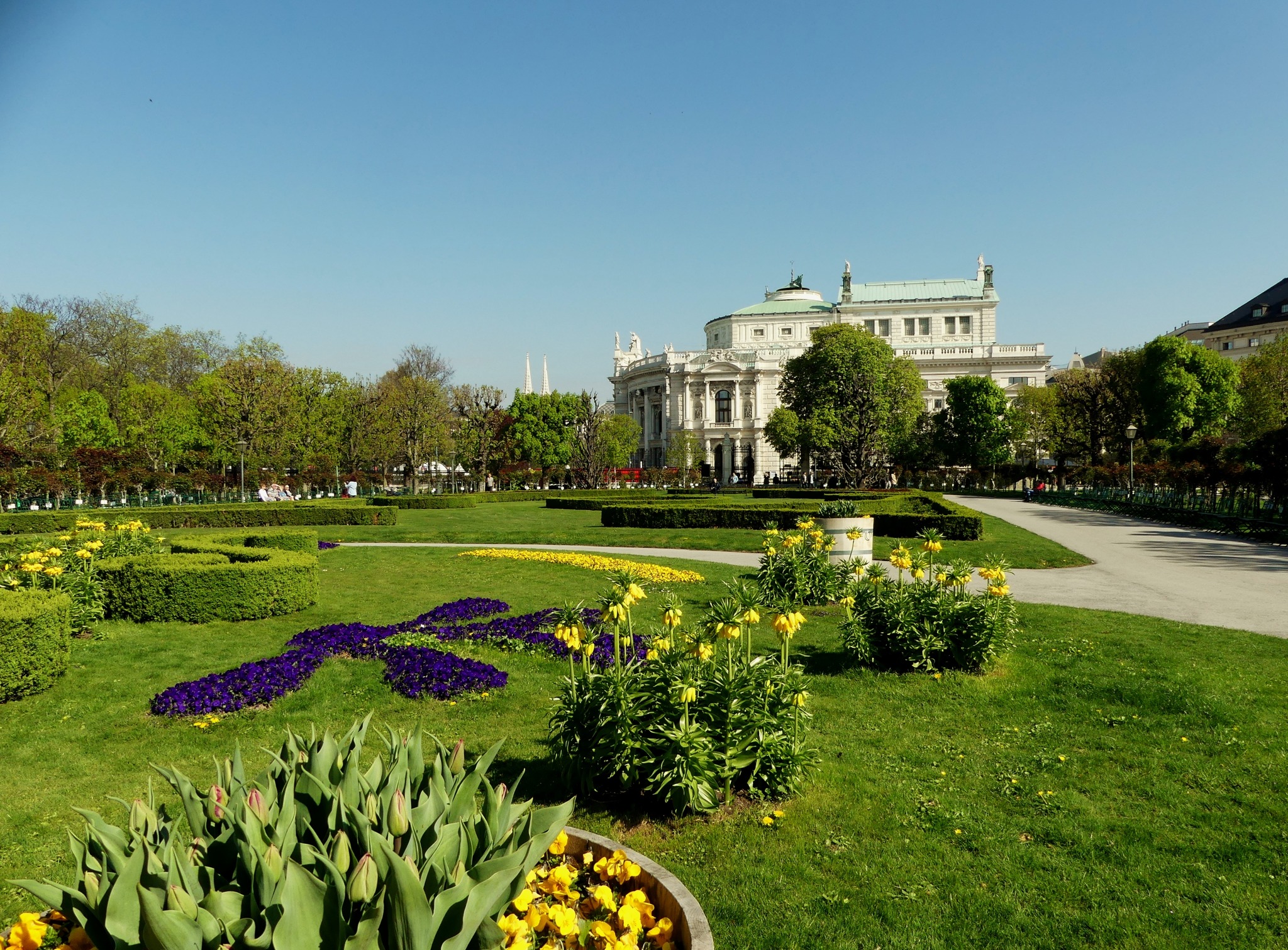Frühling im Volksgarten in Wien Neubau