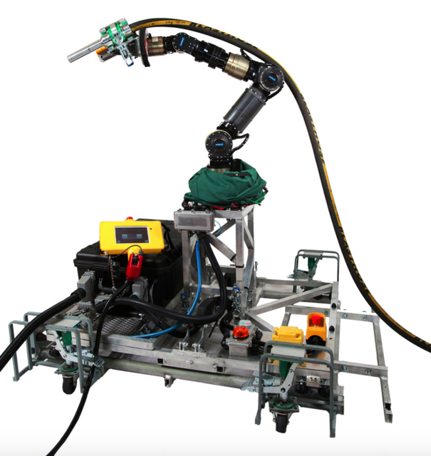 Sandstrahlroboter mit einem Greifarm von Schunk. | Foto: Schunk